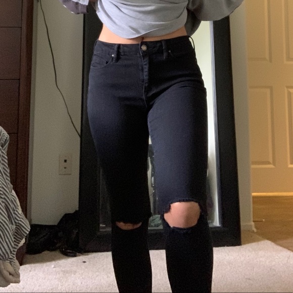 Bullhead High Rise Skinny Black Jeans! - Picture 2 of 5